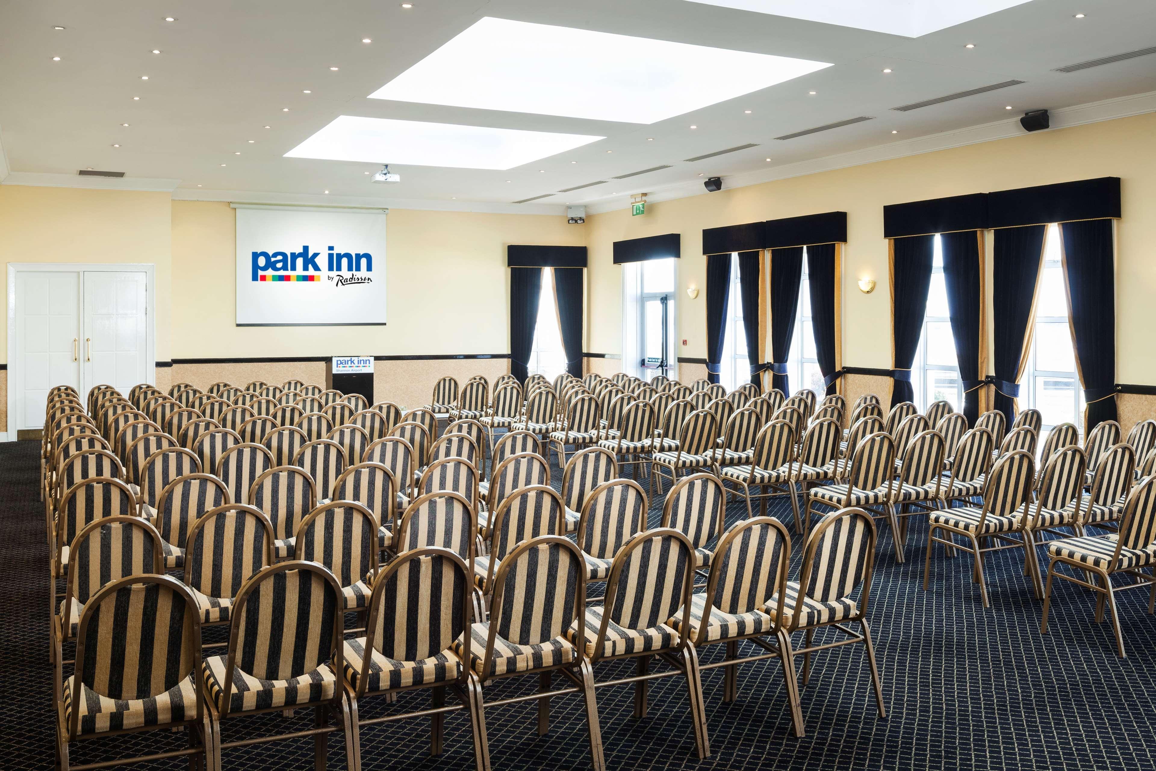 Park Inn By Radisson Shannon Airport エクステリア 写真