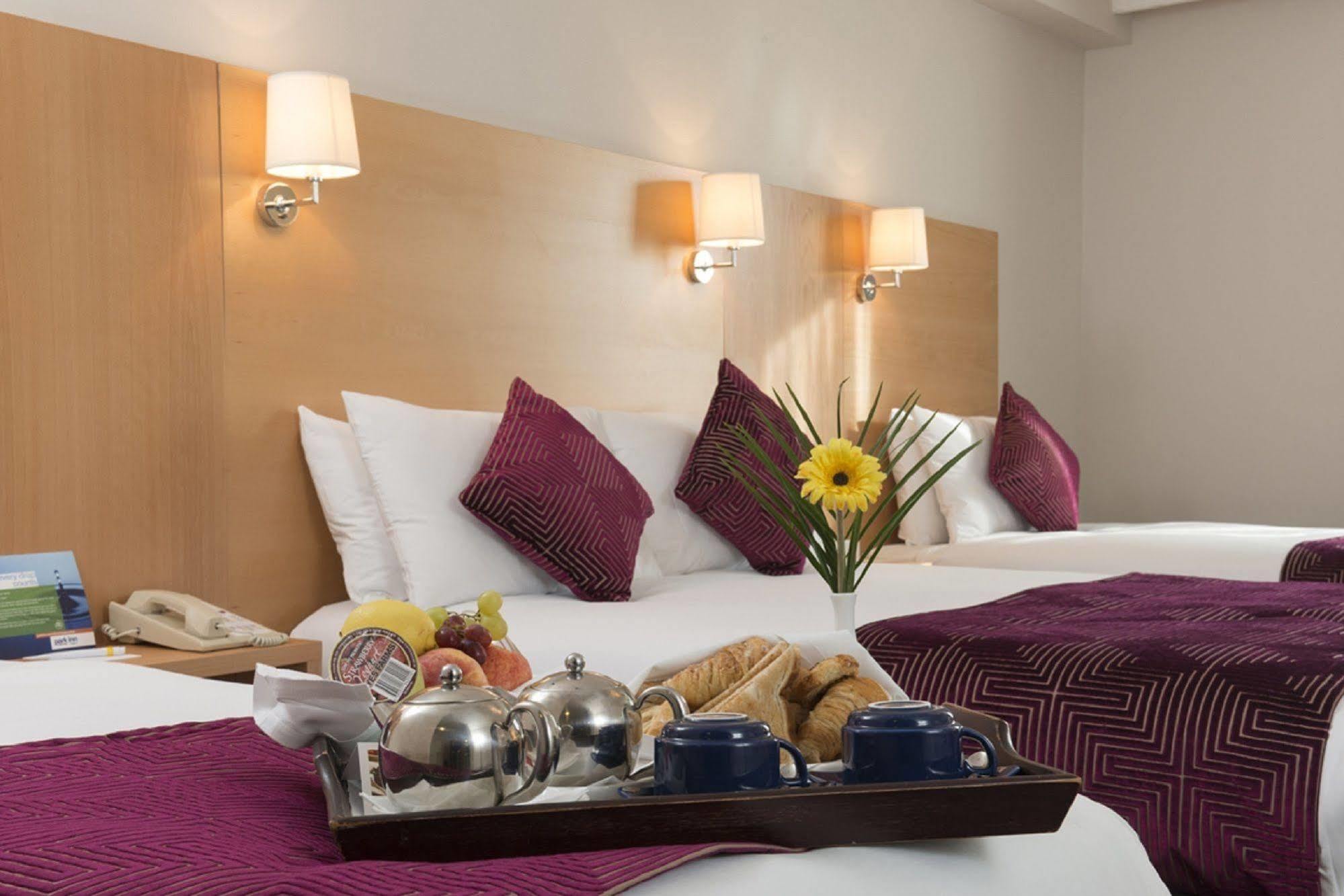 Park Inn By Radisson Shannon Airport エクステリア 写真